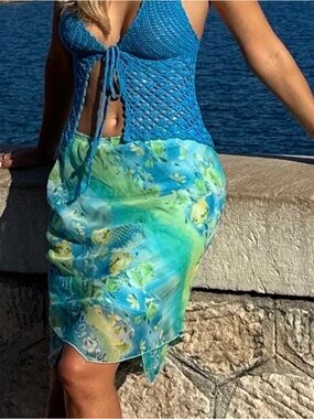 Vintage 00s low rise blue and green floral skirt